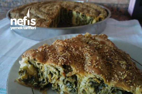 Ispanaklı El Açması Börek