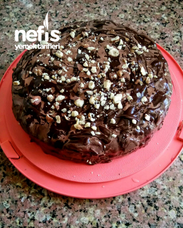 Çikolata Soslu Yaşpasta Nefis Yemek Tarifleri 4500919
