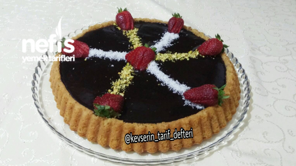 Çikolata Soslu Havuçlu Cevizli Tarçınlı Tart Kek