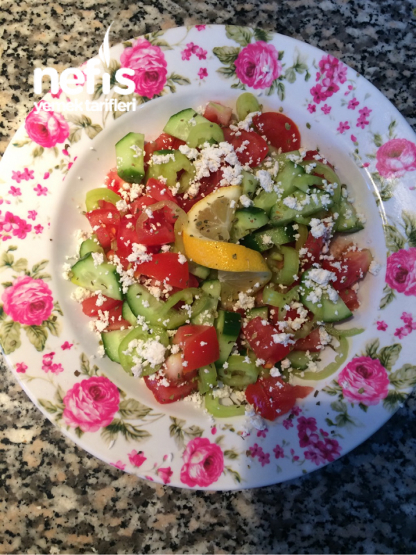 Lorlu Domates Salatası