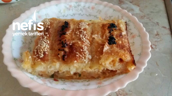 Baklavalık Yufkadan Kıymalı Çıtır Börek