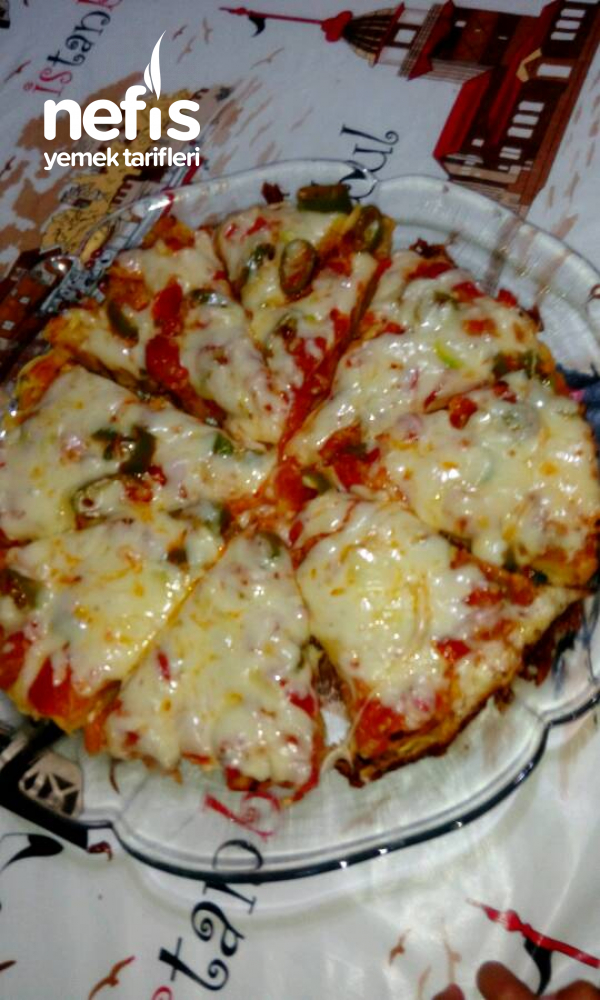 Az Malzemeli Tavada Pizza