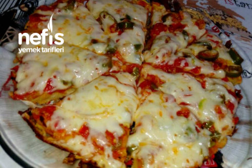 Az Malzemeli Tavada Pizza Tarifi