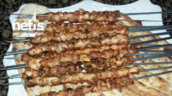 Tavuk Sarmadan Kuşbaşı Kebap Yapımı