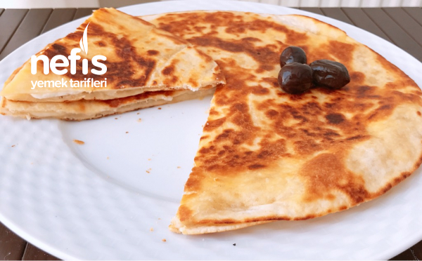 Tavada peynirli lavaş Tost