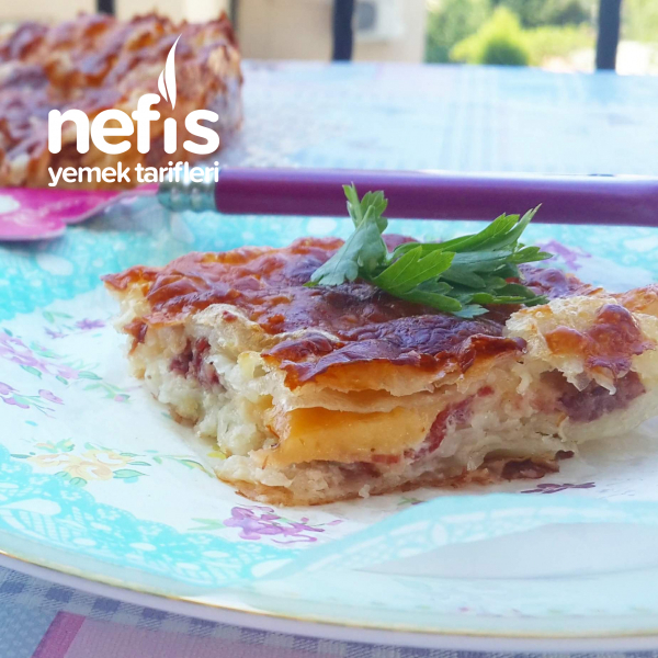 Güllaç Börek (Pastırmalı Kaşarlı Nefis Ara sıcak)