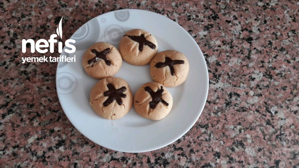 3 Malzemeli Un Kurabiyesi (Krem Şanti İle) Nefis Yemek Tarifleri