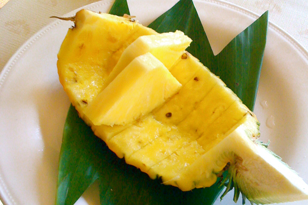 ananas nasıl kesilir