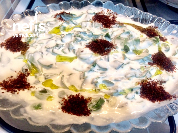 Mayonezli Ve Yoğurtlu Yaz Aylarında İçimizi Ferahlatacak Semizotu Salatası