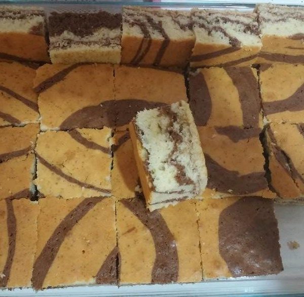 Çok Kabaran Zebra Tepsi Keki (Mega Kek) Nefis Yemek Tarifleri