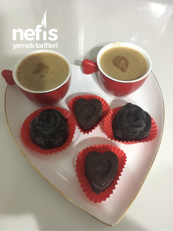 Kahve Yanı Çikolatası Nefis Yemek Tarifleri