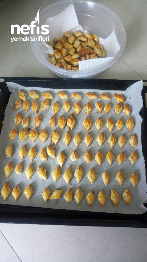 Çörekotlu Bayatlamayan Tuzlu Kurabiye Nefis Yemek Tarifleri