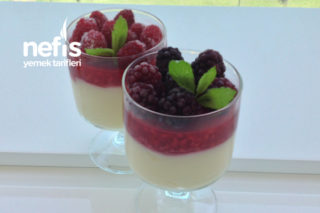 Frambuaz Soslu Puding (Ev Yapımı) Tarifi