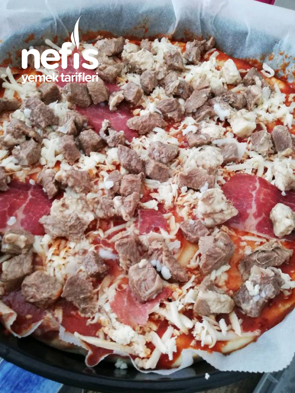 Kavurmalı Pastırmalı Pizza (Konyalım Pizza) Nefis Yemek Tarifleri