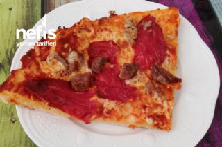 Kavurmalı Pastırmalı Pizza (Konyalım Pizza) Tarifi