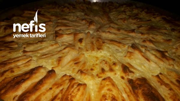 Kaymaklı Kırma Börek