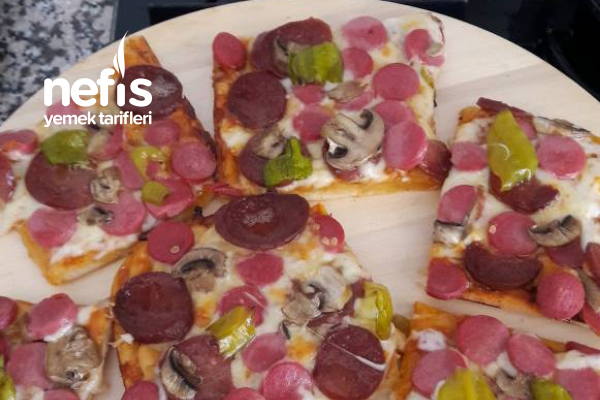 Ev Yapımı Nefis Pizza ( Orjinal Hamurlu ) Nefis Yemek Tarifleri