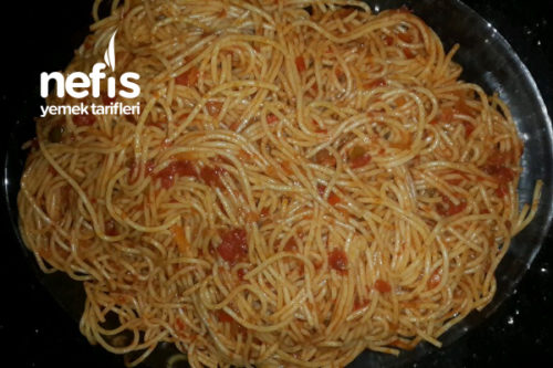 Salçalı Makarna (Spaghetti) Tarifi