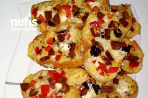 Kahvaltılık Bayat Ekmek Pizzası (Yumuşacık) Tarifi