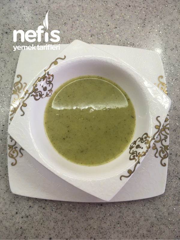 Kerevizli Bol Bol Vitaminli Bebek Çorbası Nefis Yemek Kerevizli Bol Bol Vitaminli Bebek Çorbası Nefis Yemek