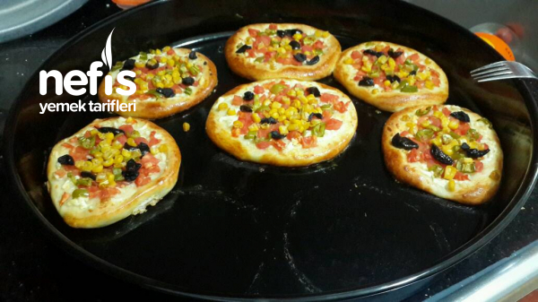 Porsiyonluk Pizza Tarifi ( Mükemmel )