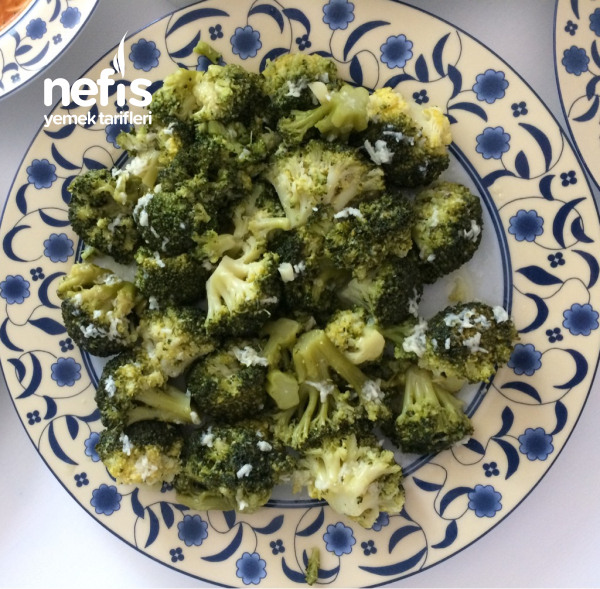 Zeytinyağlı Sarımsaklı Brokoli Salatası