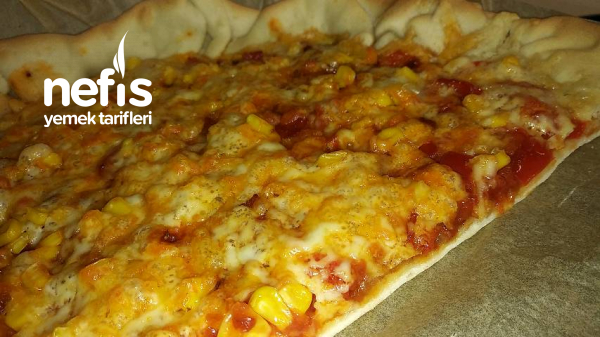 Kalan Mantı Hamuru İle Tepside Pizza Nefis Yemek Tarifleri