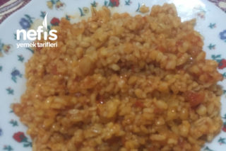 Domatesli Leziz Bulgur Pilavı Tarifi