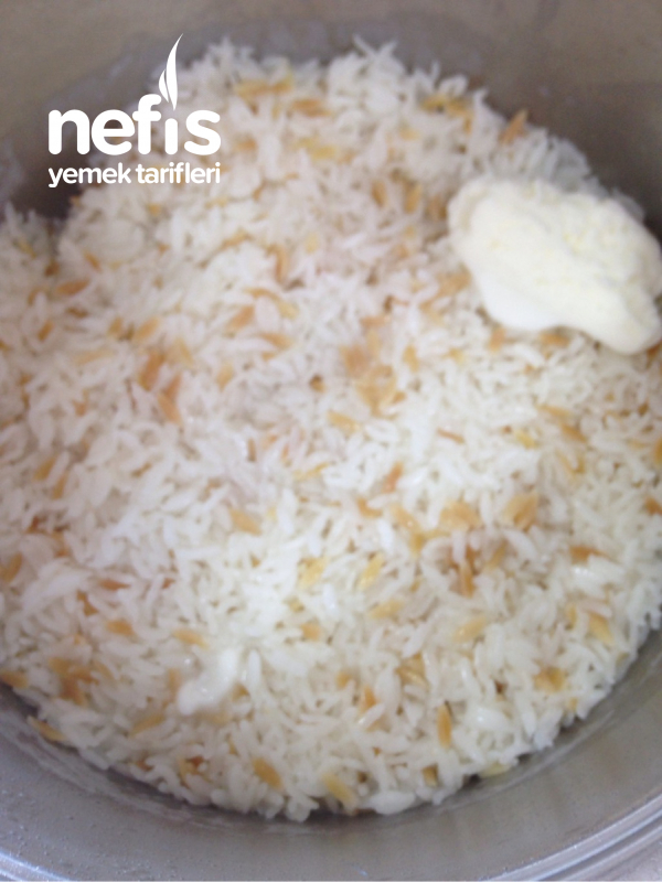 Pirinç Pilavı ( Göz Kararı )( Kavurma Usülü)