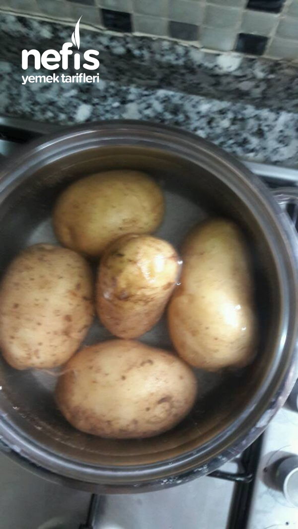 Patatesli Gül Boregi(buzluk İçinde Uygun)