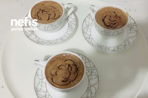 Bol Köpüklü Sütlü Kahve (Cafe Kahvesi) Tarifi