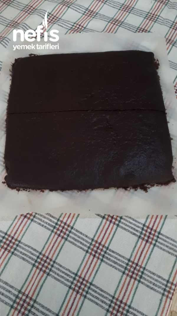 Kremalı Kakaolu Üçgen Pasta