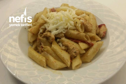İtalyan Mutfağından Tavuklu Kremalı Penne Tarifi