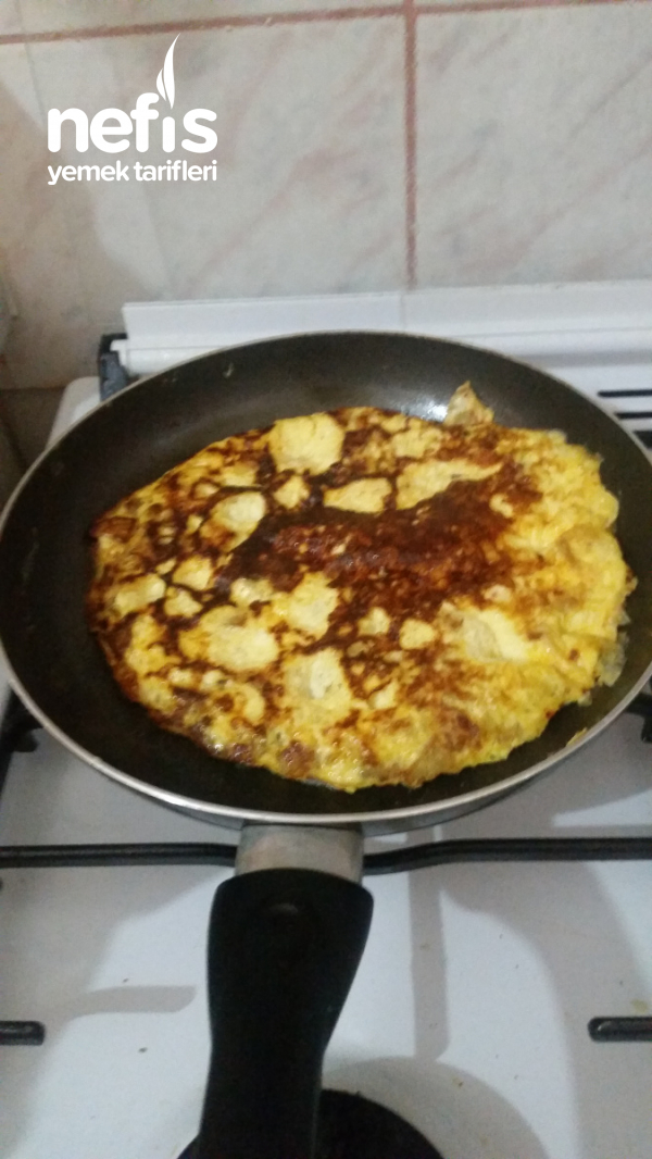 Patatesli kaşarlı omlet