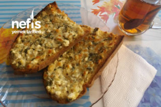 Kahvaltılık Peynirli Köy Ekmeği Dilimleri (Pide Tadında) Tarifi