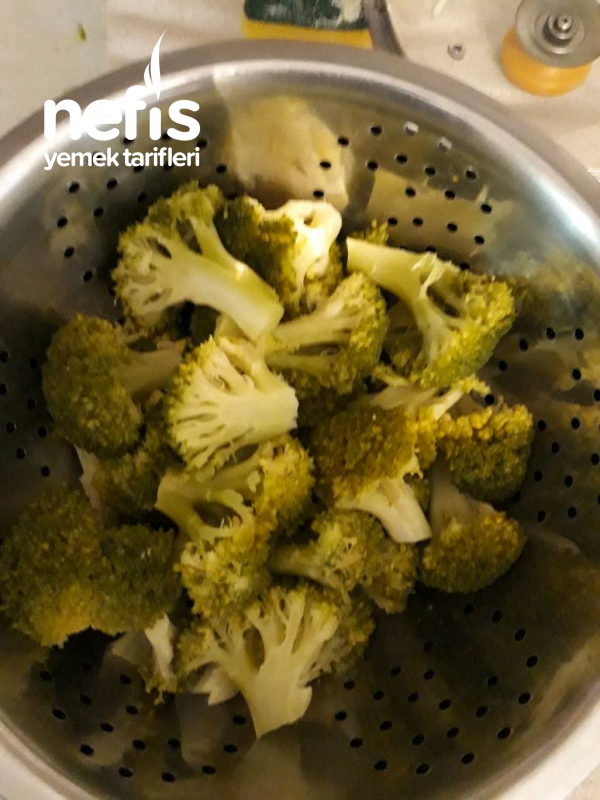 Fırında Beşamel Soslu Kaşarlı Patatesli Brokoli