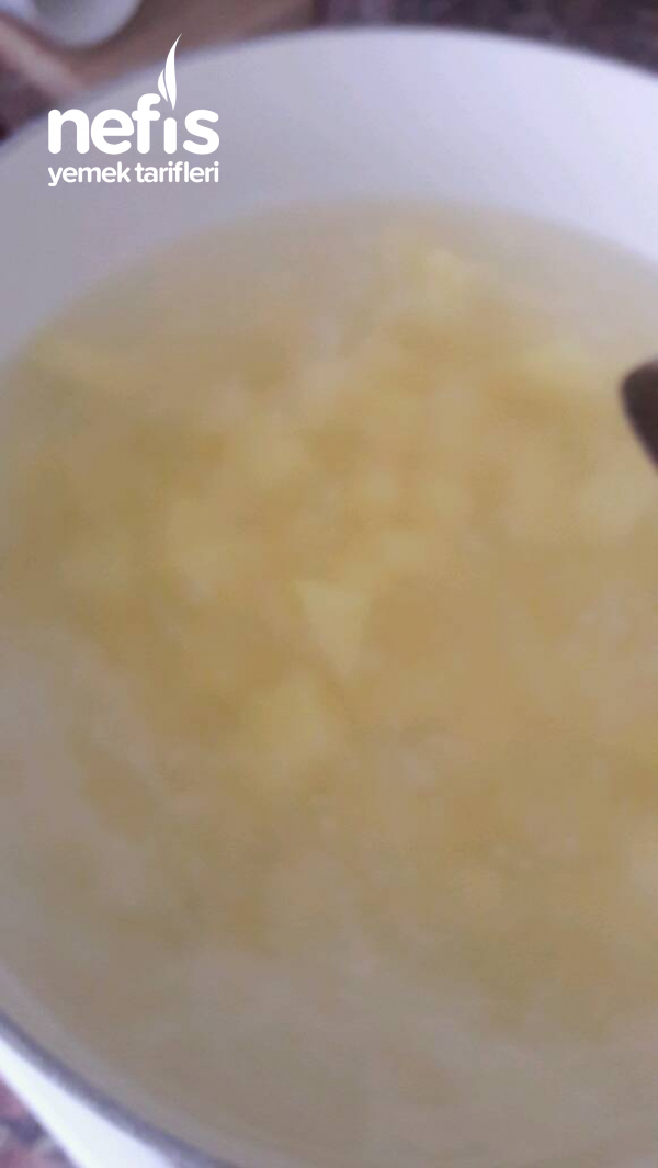 Pratik Yogurtlu Patates Corbasi