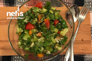 Brokoli Salatası (Sevmeyene Bile Parmak Isırtacak) Tarifi