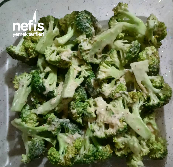 Altın Sos Eşliğinde Brokoli