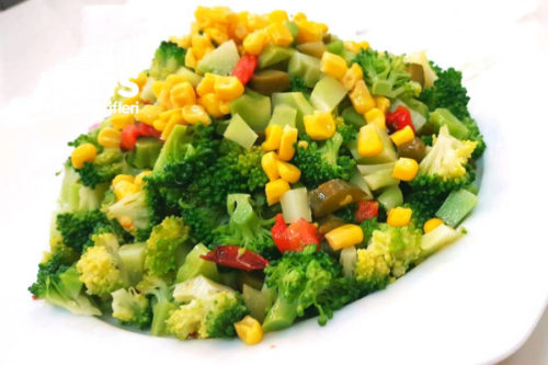 Enfes Brokoli Salatası Tarifi