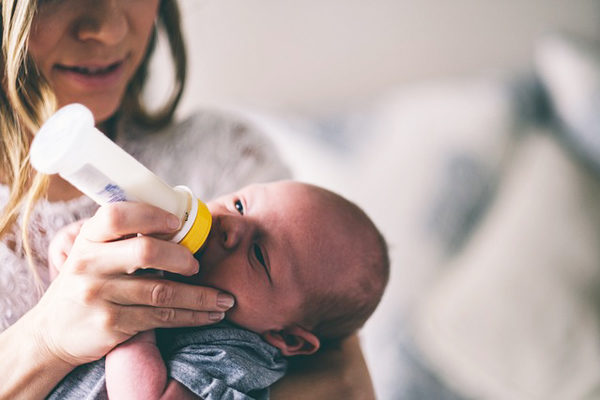 Sağılan Anne Sütü Nasıl Saklanır, Kullanılır? En Sağlıklı Tavsiyeler Tarifi