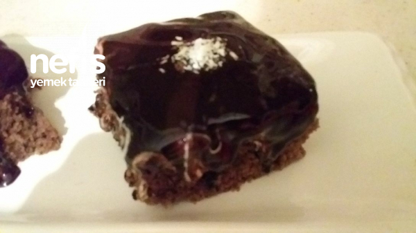 Ağlayan Kek (Çikolata Soslu)