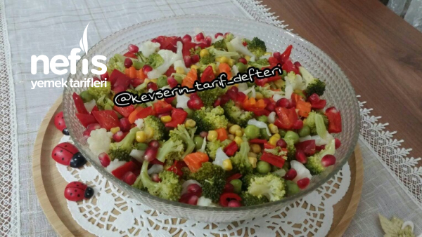Harika Mevsim Salatası Tarifi