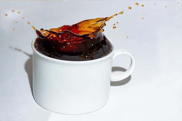 Kahve Lekesi Nasıl Çıkar? 8 Pratik Çözüm Tarifi
