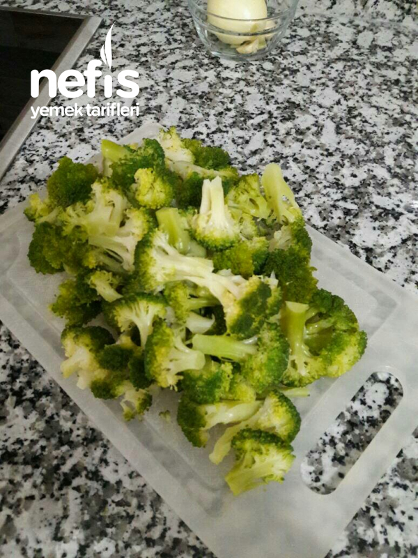 Fırında Beşamel Soslu Brokoli