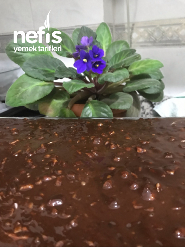 Nefis Kakaolu,çikolatalı Fındıklı Soslu Pasta