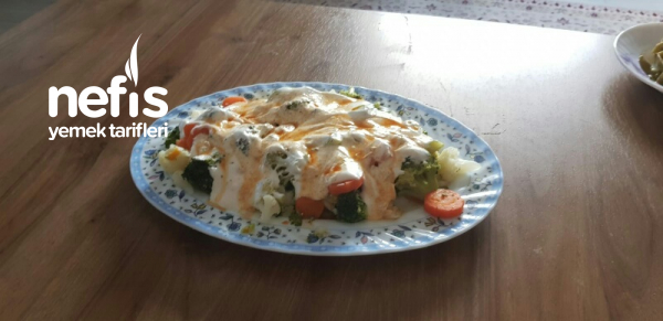 Yogurtlu Karnabahar Brokoli Salatası