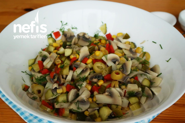 Köz Biberli Mantar Salatası