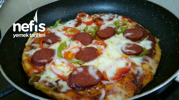 Fırın Kullanmadan Tavada 10 Dk Pizza Tarifi [mutlaka Deneyin]