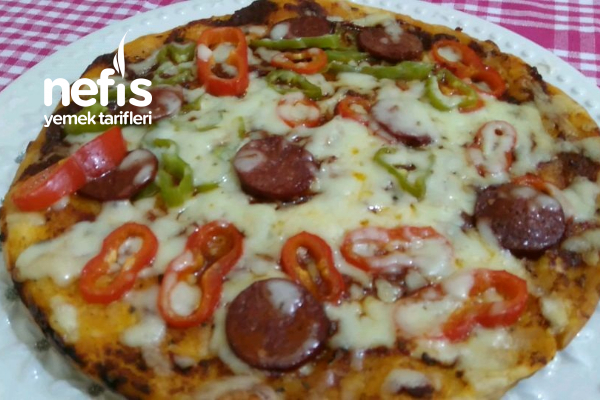 Fırın Kullanmadan Tavada 10 Dk Pizza Tarifi  (Mutlaka Deneyin)